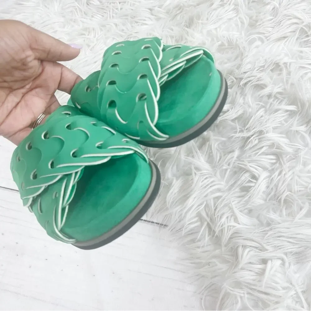 Rag‎ & Bone Bailey Sport Slide Sandal in Kelly in Green Size 36